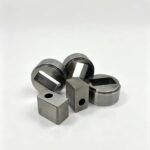 Custom Tungsten Carbide Rectangular Hole Die Bushing, Precision Cold Heading Trimming Mold Insert for Fastener Production - 图片 5